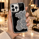iPhone 14 Pro Max Uyumlu Siyah Ayıcık Desenli Kılıf – Şık Tasarım